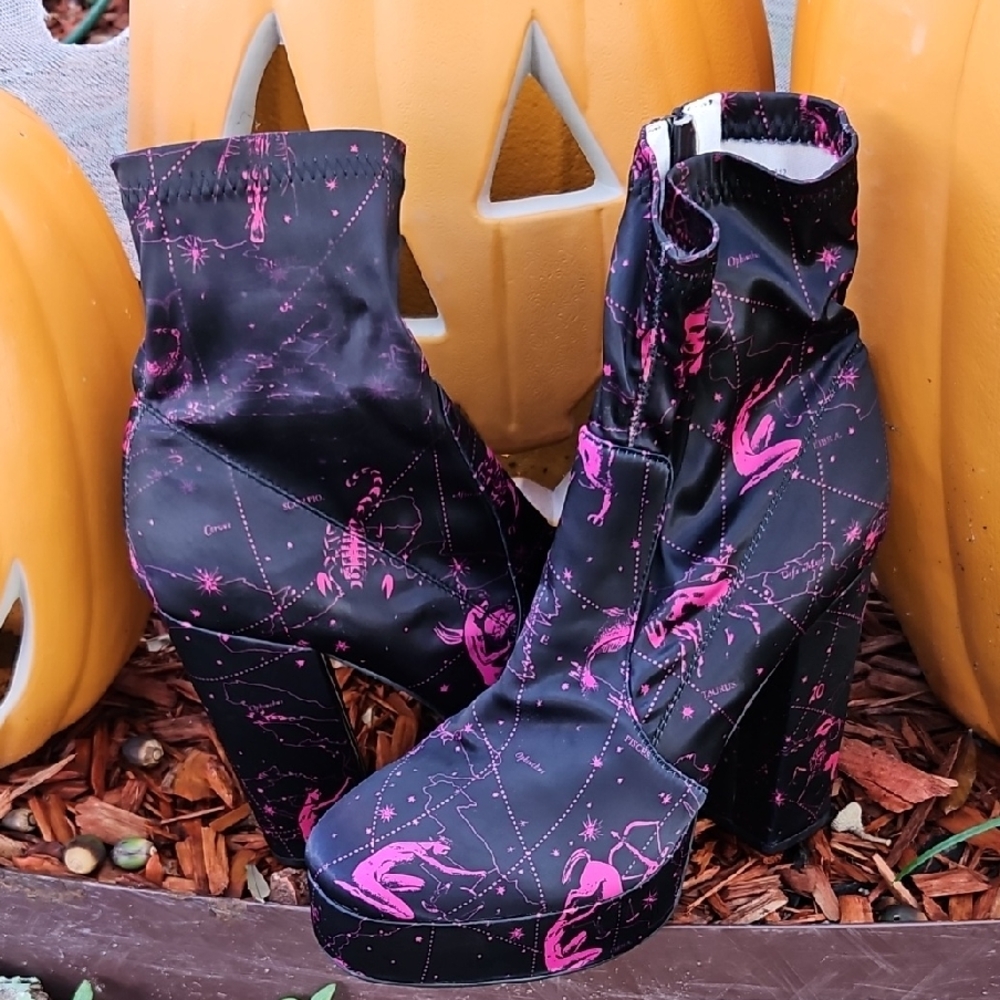 Elegant Black and Pink Heeled Boots